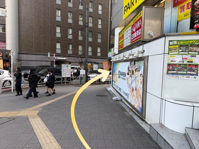 新宿4丁目アクセス7