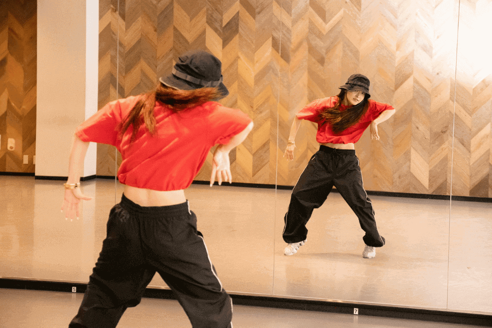 自由に自己表現するコンテンポラリーダンス